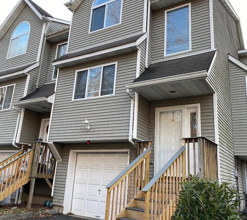 1st image of 213 Arlington Ct