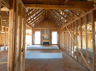 800 Halley Dr, Moore, OK 73160