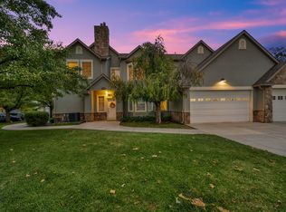 967 S Courtyard Ln E, Centerville, UT 84014