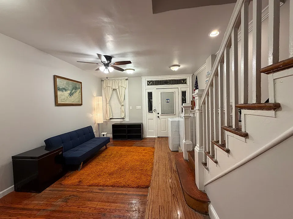 325 E University Pkwy #F1