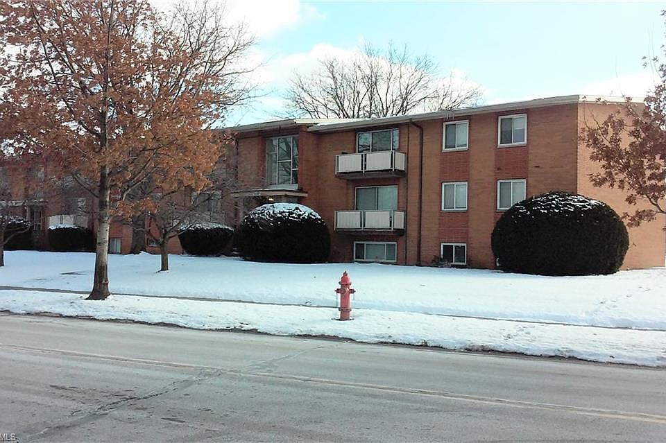 1st image of 21961 River Oaks Dr APT E2