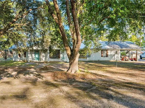 1713 W River Rd, Oakdale, LA 71463