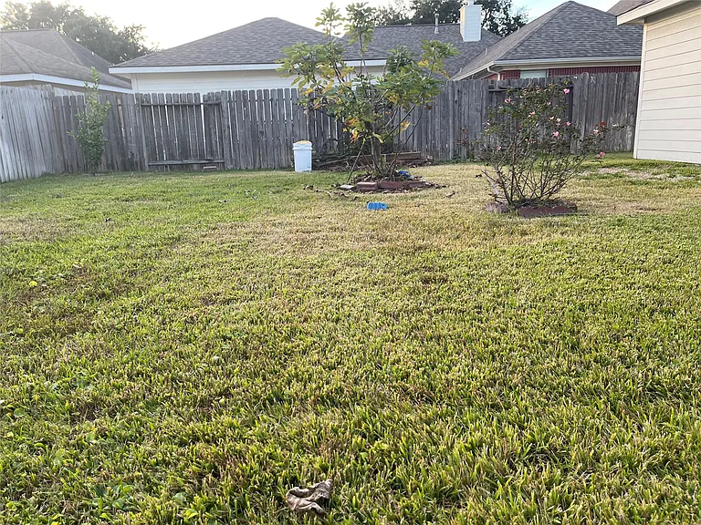 11215 Carriage Lake Dr — Photo 24