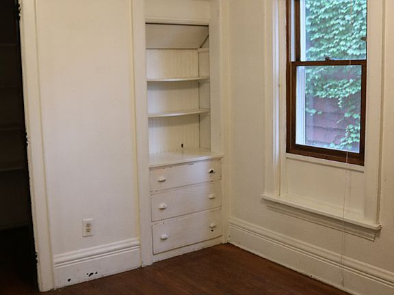 5th image of 114 N Bassett St #2166781