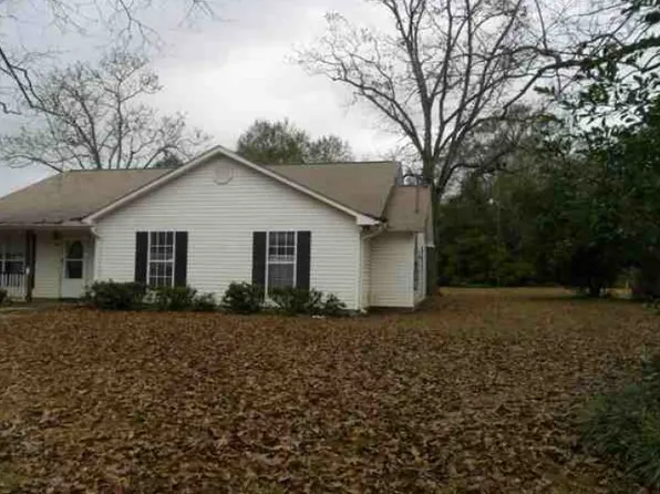 305 Avenue G, Hartford, AL 36344