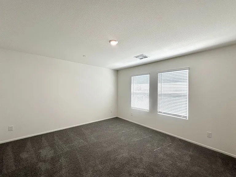 4921 Hunter Mesa Ave — Photo 13