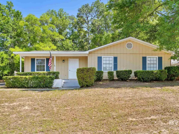 201 Avon Cir W, Daphne, AL 36526