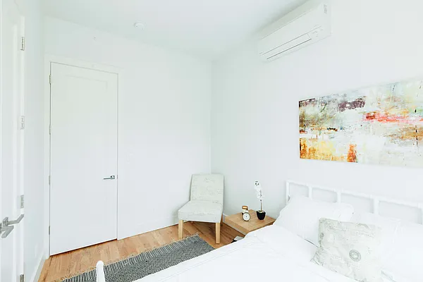 Rented by Nooklyn NYC LLC | media 74