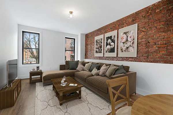 Rented by Bold New York | media 19