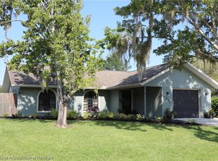 9213 Vinewood Ct, Sebring, FL 33875