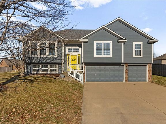 3rd image of 2109 NW Sweetgum Ct