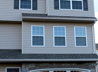 3914 Birchwood Cir, Harrisburg, PA 17110