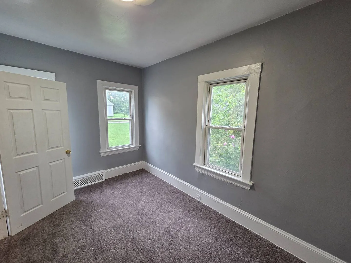 3448 E 69th St Cleveland — Photo 4