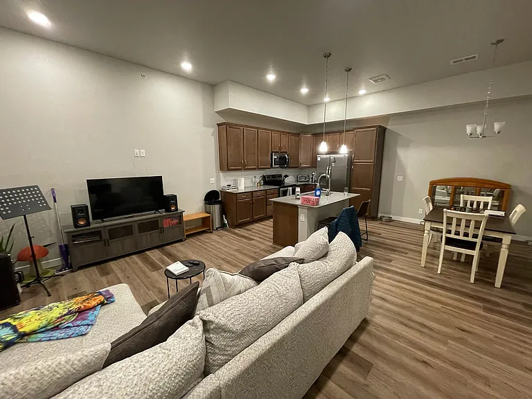926 Schlagel St #5 — Photo 34