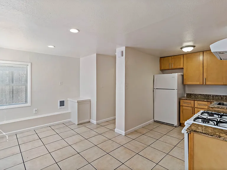 137-139 4th St #139-C — Photo 6