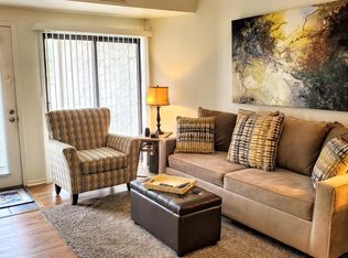 593 Geneva Dr APT 16, Mechanicsburg, PA 17055
