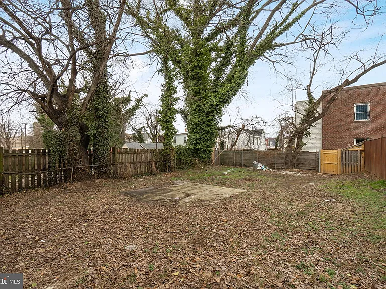 1526 V St SE #2 — Photo 24