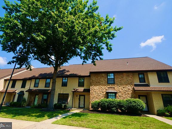 3rd image of 119 Allens Ln #1410