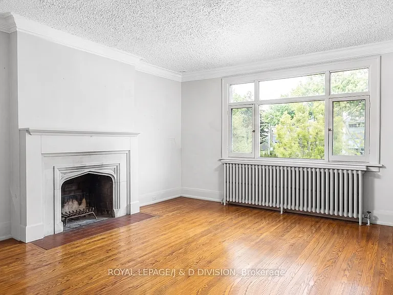 58 Lascelles Blvd — Photo 3