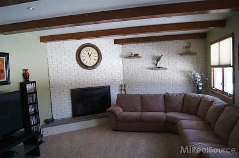 5th image of 99 Doremus Ave