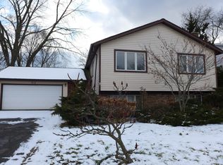 15 E Hintz Rd, Arlington Heights, IL 60004