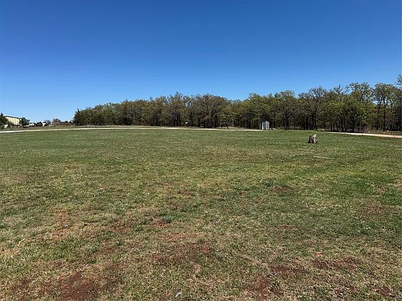 3rd image of 20322 Running Horse Rd