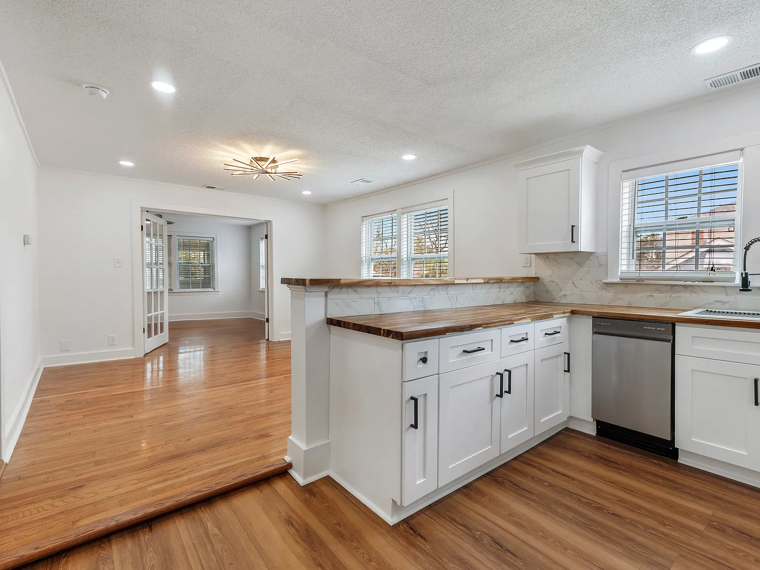 3 bed, 1200 sqft, $2,055 — Photo 3