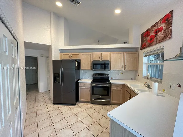 2710 Augusta Dr #25 — Photo 2