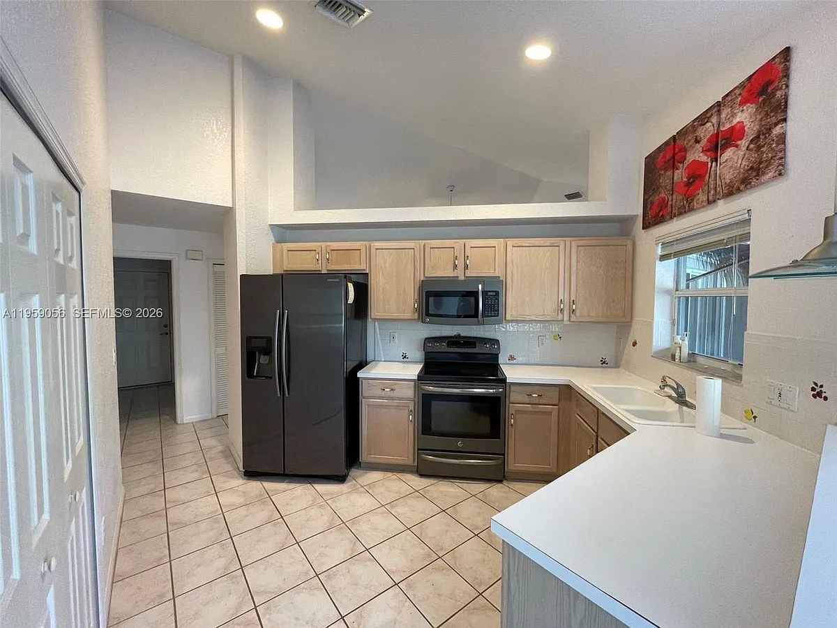 Building Photo - 2710 Augusta Dr #25