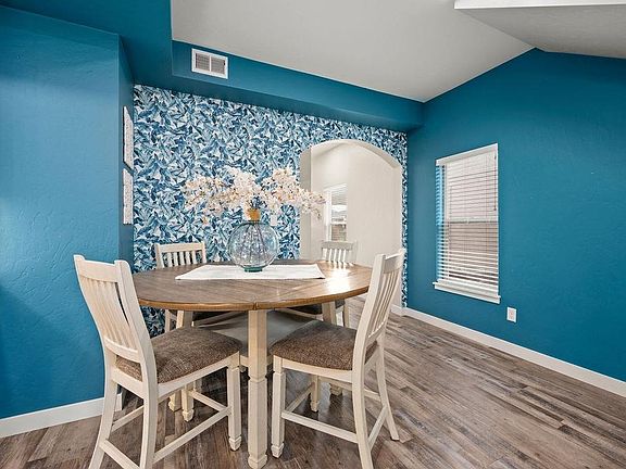 3rd image of 409 Kallen Ct