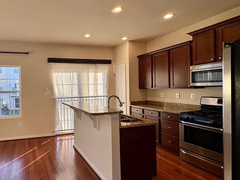 20955 Brunswick Ln — Photo 8