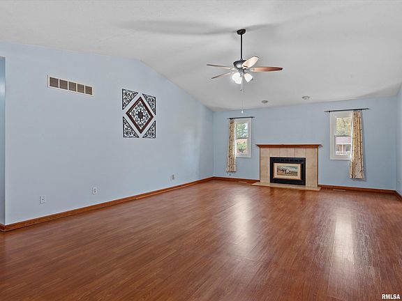 2nd image of 3409 Crystal Lake Dr