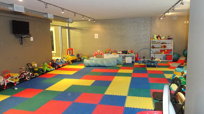 Rented by TPI Real Estate Investment Services | media 29