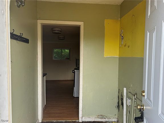 3rd image of 609 Whitely St