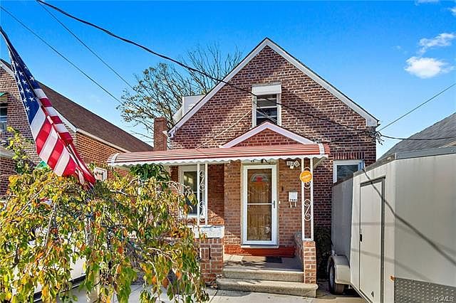 1st image of 2561 Young Ave