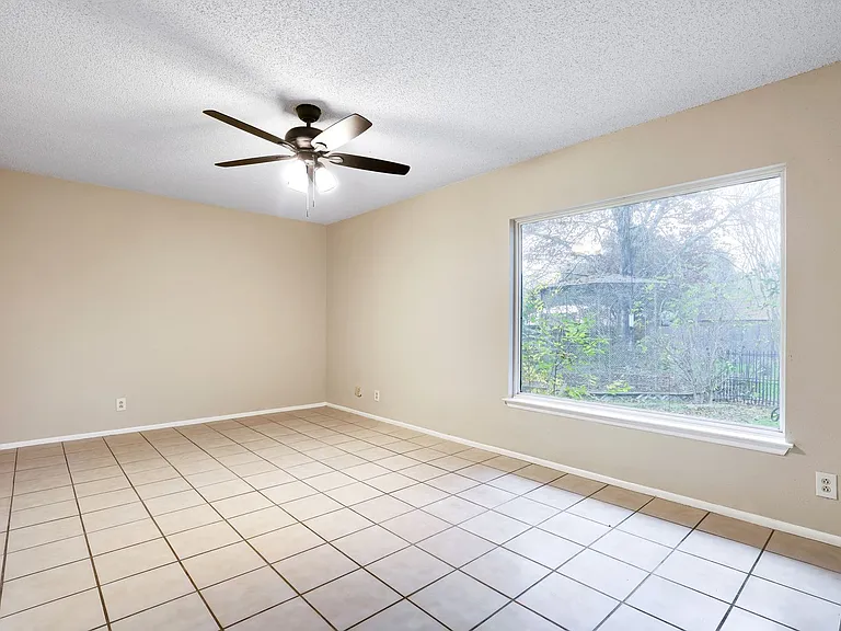 8138 Raritan St — Photo 15
