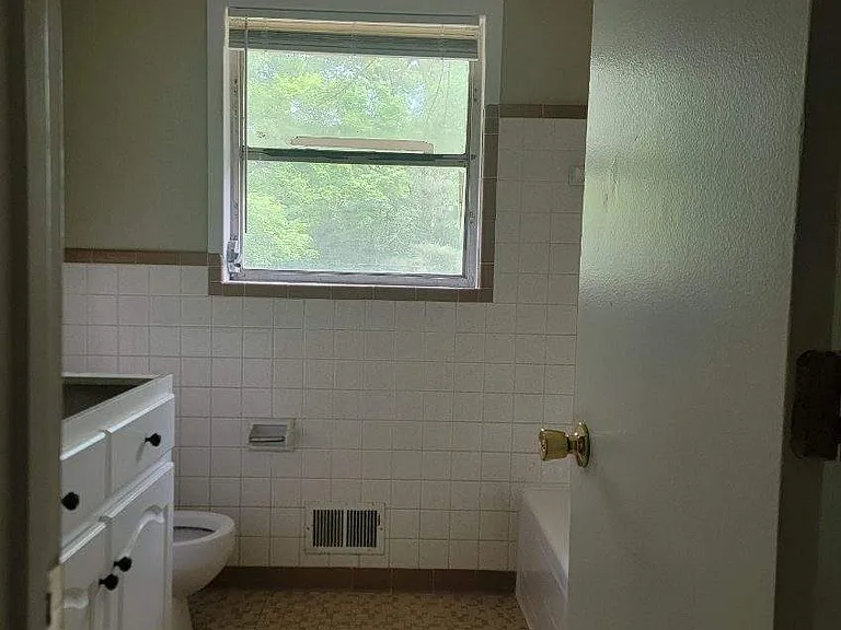 1117 Five Mile Rd — Photo 10