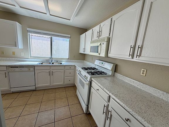 5th image of 2821 Norfolk Ave