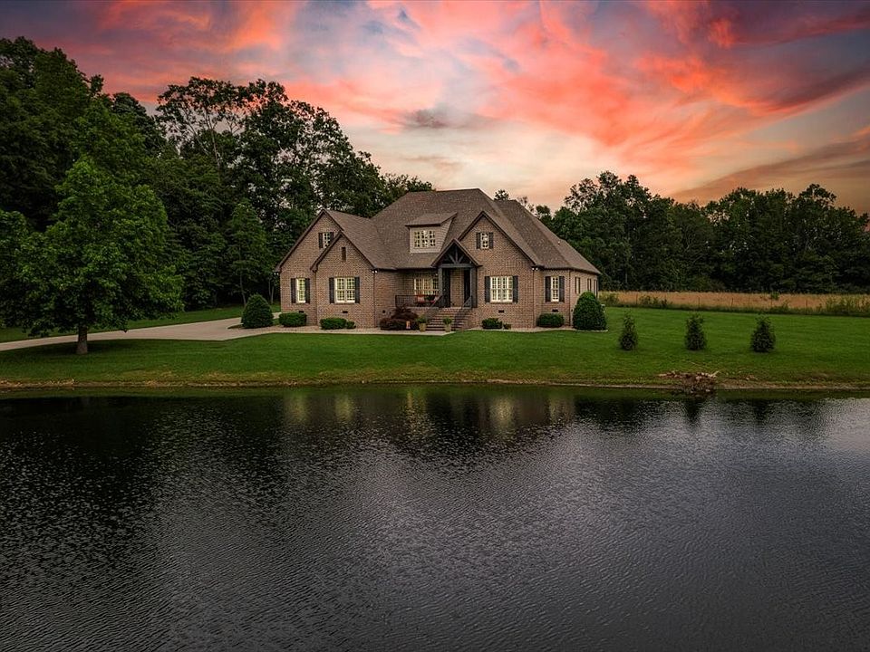 1st image of 286 Wellington Dr
