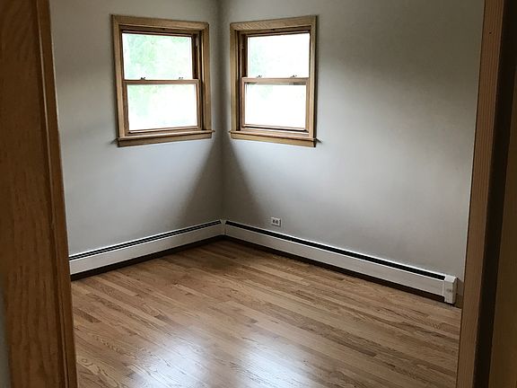 3rd image of 3705 Forest Ave APT 2E