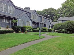 25 Fawn Ridge Ln, Wilton, CT 06897