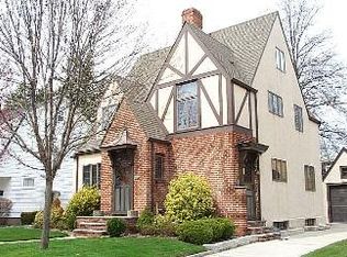 71 Willow St, Garden City, NY 11530