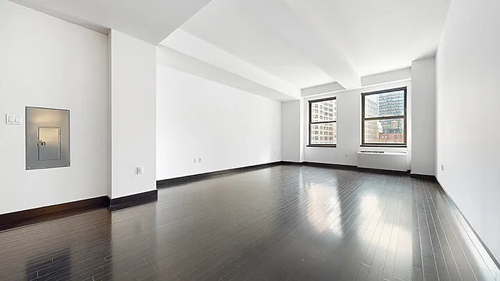 Rented by Bizzarro Agency | media 13