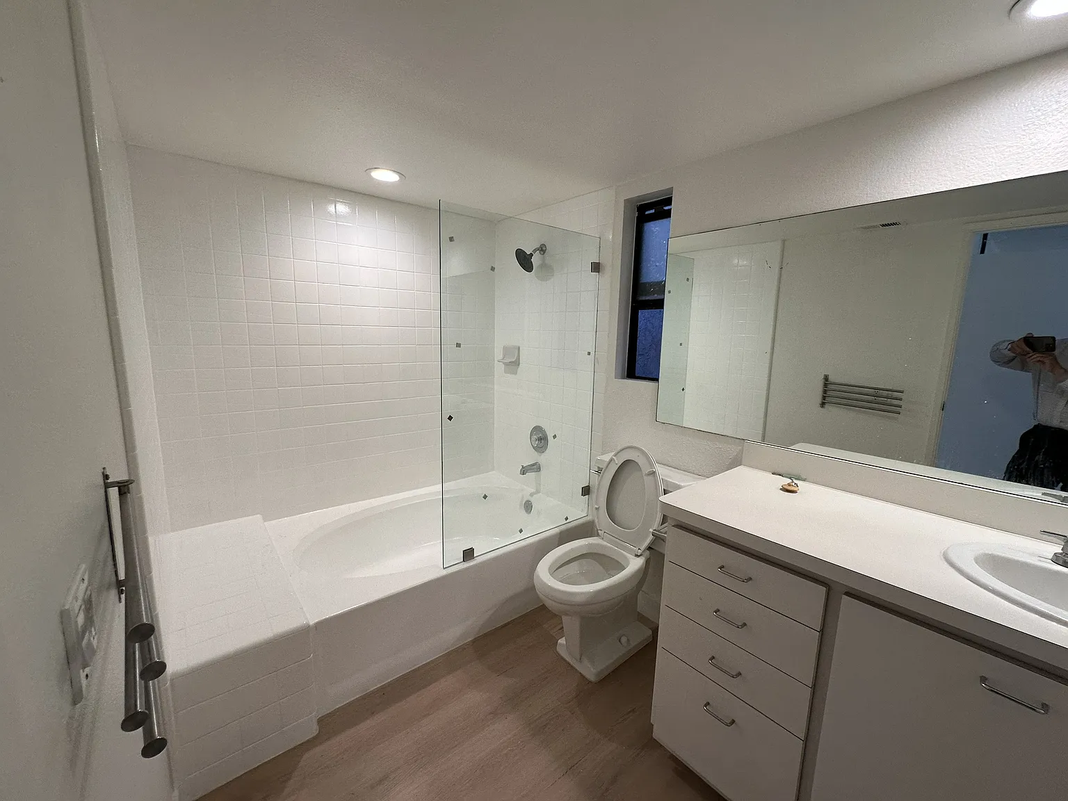 4 bed, 2350 sqft, $4,950 — Photo 3