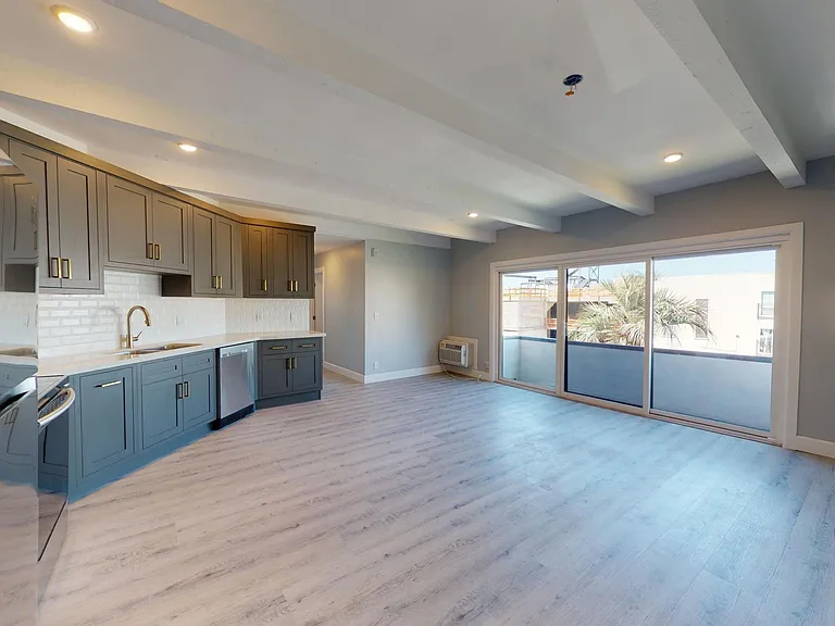 730 S Serrano Ave — Photo 20