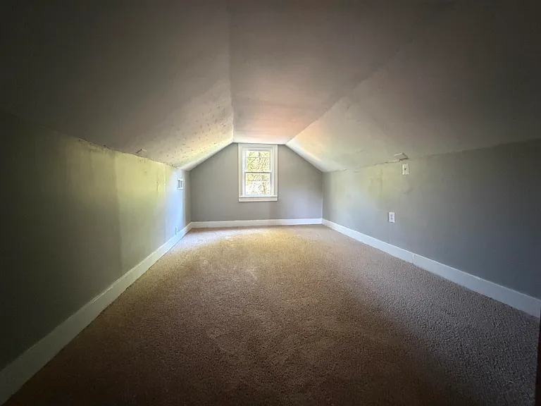 1120 Sparks Rd — Photo 16