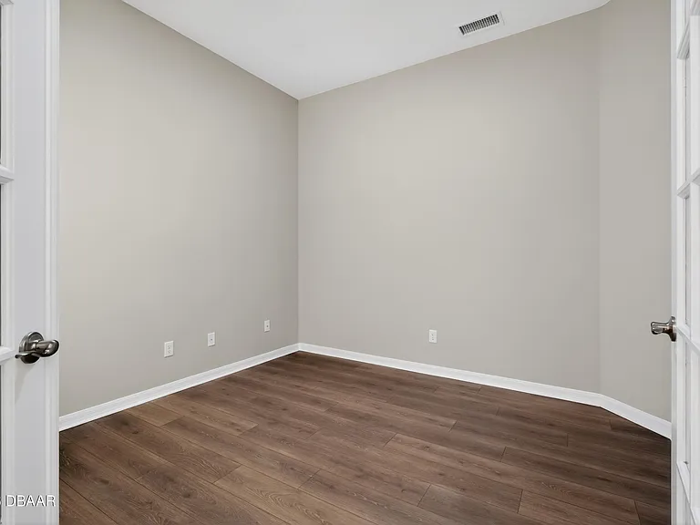 1119 Hansberry Ct — Photo 8
