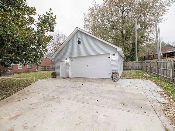 5th image of 331 Leona Dr