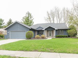 1890 Jamestown Ln, Elgin, IL 60123