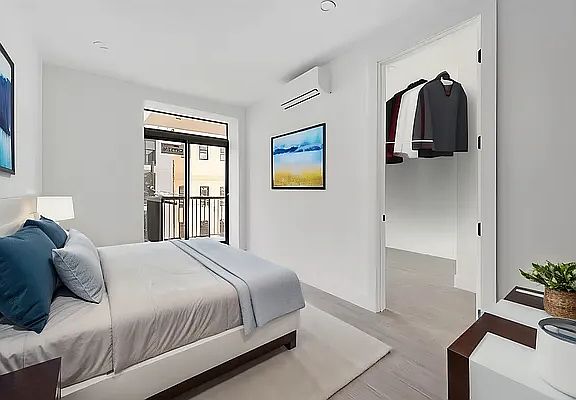 3rd image of 388 Cornelia St APT 3